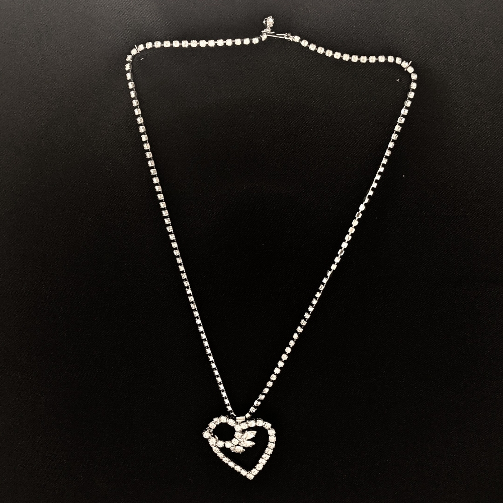 Heart rhinestone necklace
